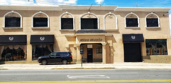 Street view of Nino Madia, a luxury Italian furniture store