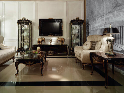 Living room with classic Italian furniture pieces from Nino Madia